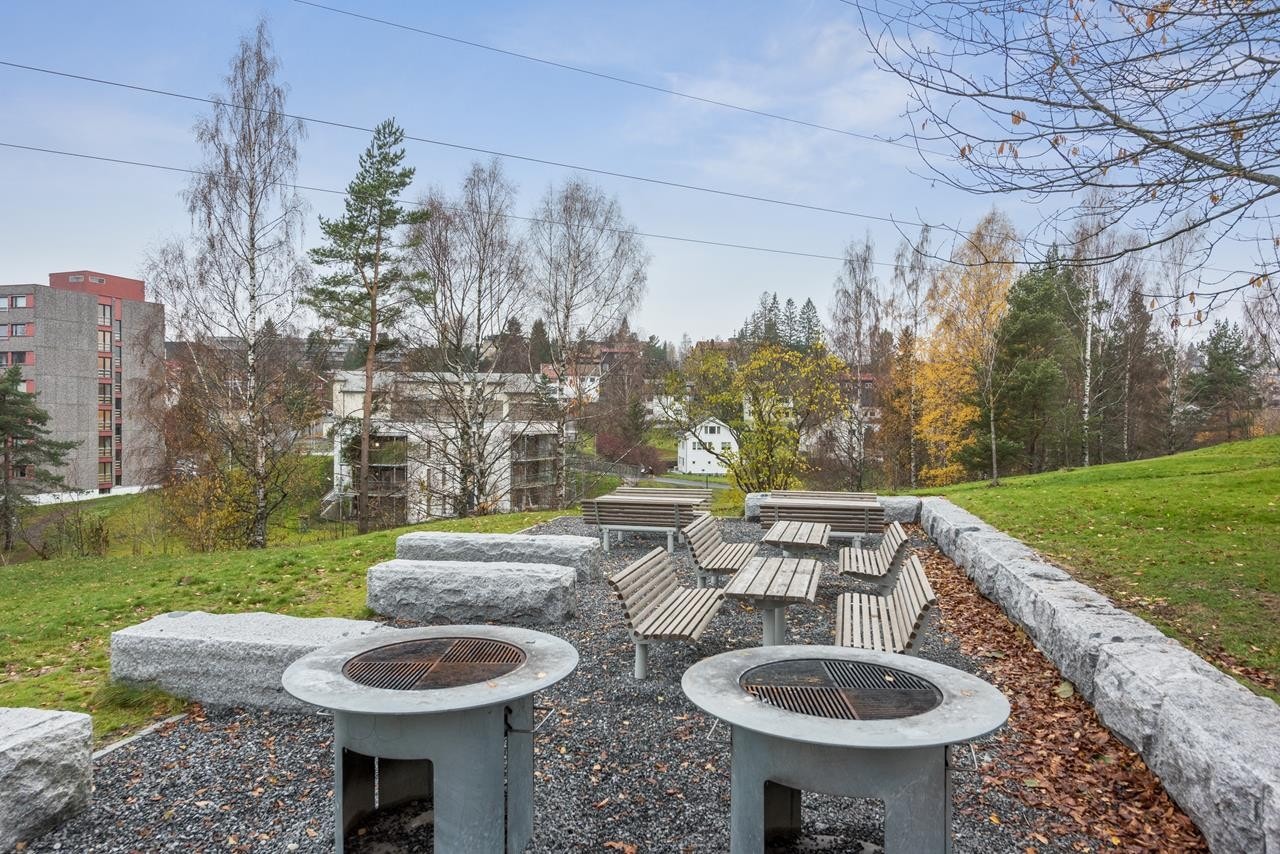 Flott opparbeidet grillplass i borettslaget Galleribilde