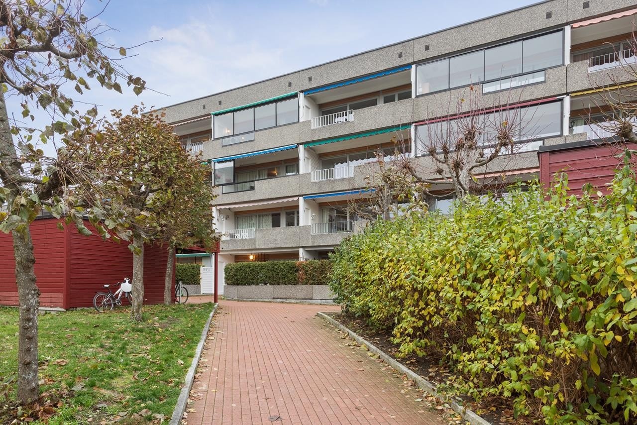 Velkommen til en lys og trivelig 2-roms toppleilighet i Hovseterveien 34 A! Galleribilde