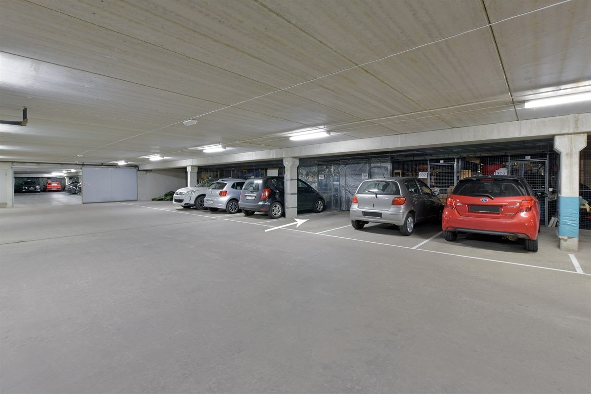 Parkeringsanlegg. Galleribilde