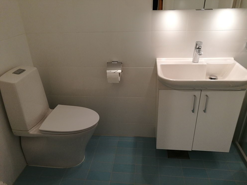 Flislagt bad med varmekabler Galleribilde