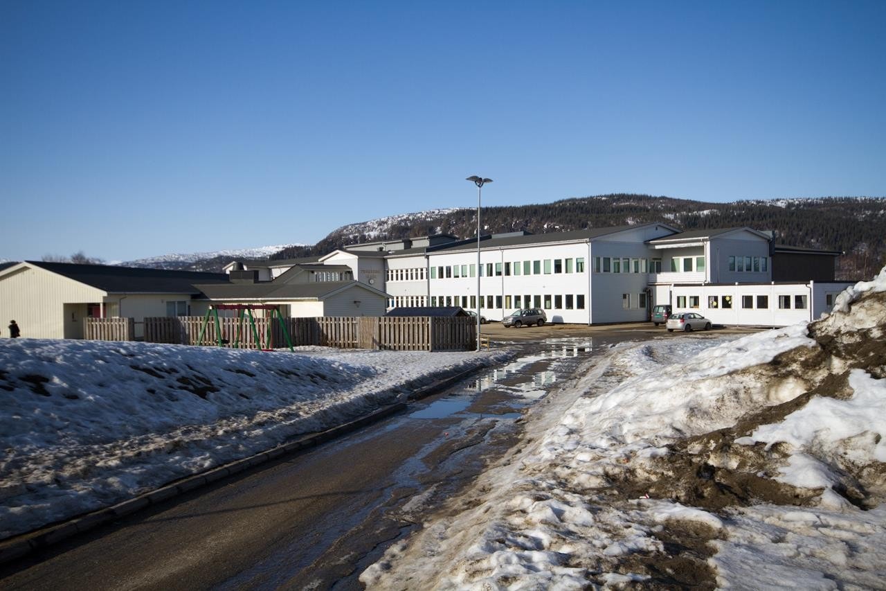 Lyngheim barneskole like ved. Galleribilde