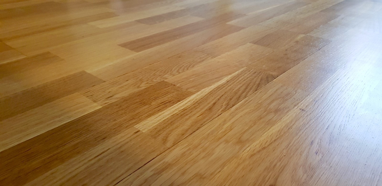 Nyslipat gulv Galleribilde