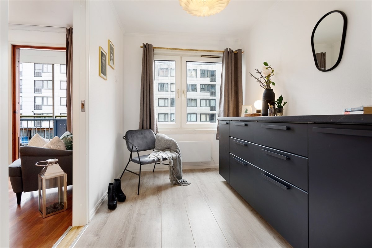 Stort og lyst soverom Galleribilde