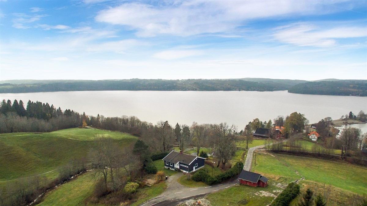Sandsveien 331. Panoramautsikt og meget gode solforhold.
