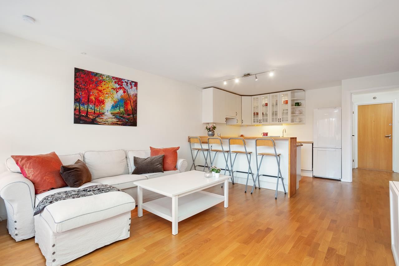 Her får du plass til sofagruppe og tv-bord. Galleribilde