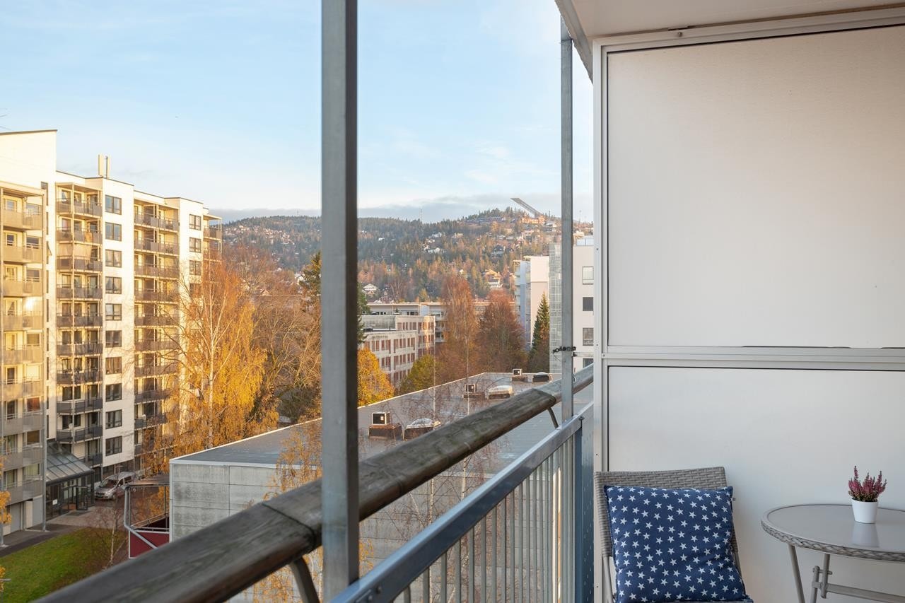Balkong og holmenkollen Galleribilde