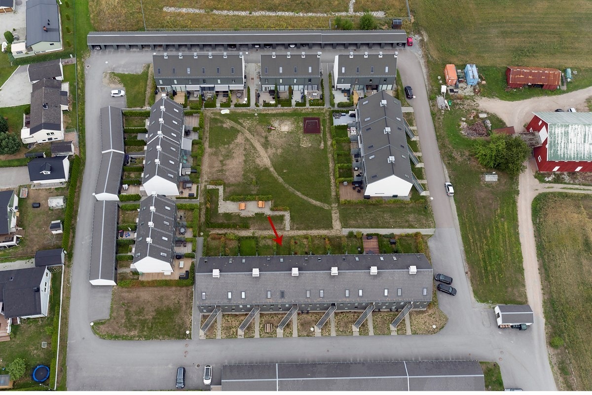 En kort sykkeltur tar deg til Drammenselven og byens populære elvepromenade, som bl.a. byr på deilige, grønne lunger, sandvolleyballbane, flotte bade og fiske- muligheter, og koselig spisesteder med uteservering. Galleribilde