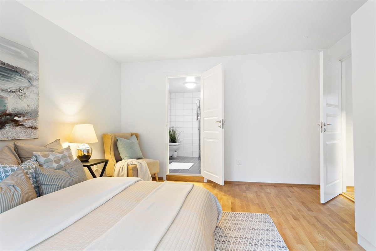 Inngang til hovedbad. Galleribilde