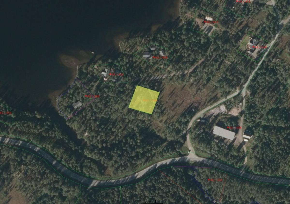 Hyttetomten er plassert i et etablert og flott opparbeidet hyttefelt.