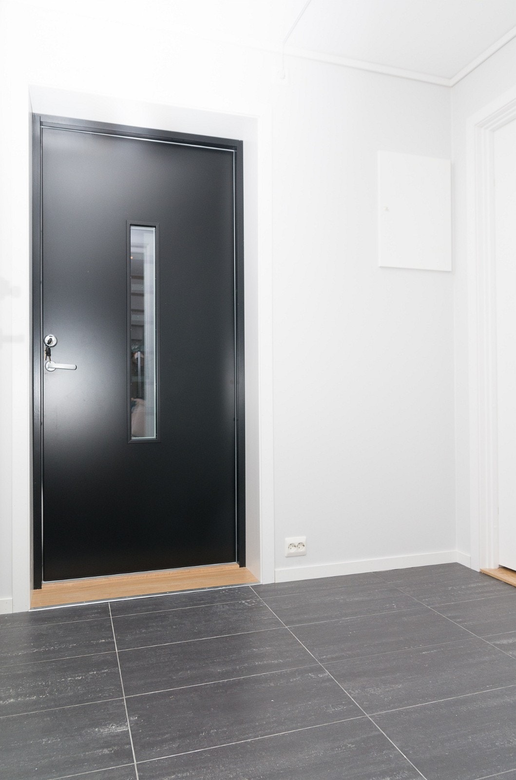 Gang med gulvvarme og fliser Galleribilde