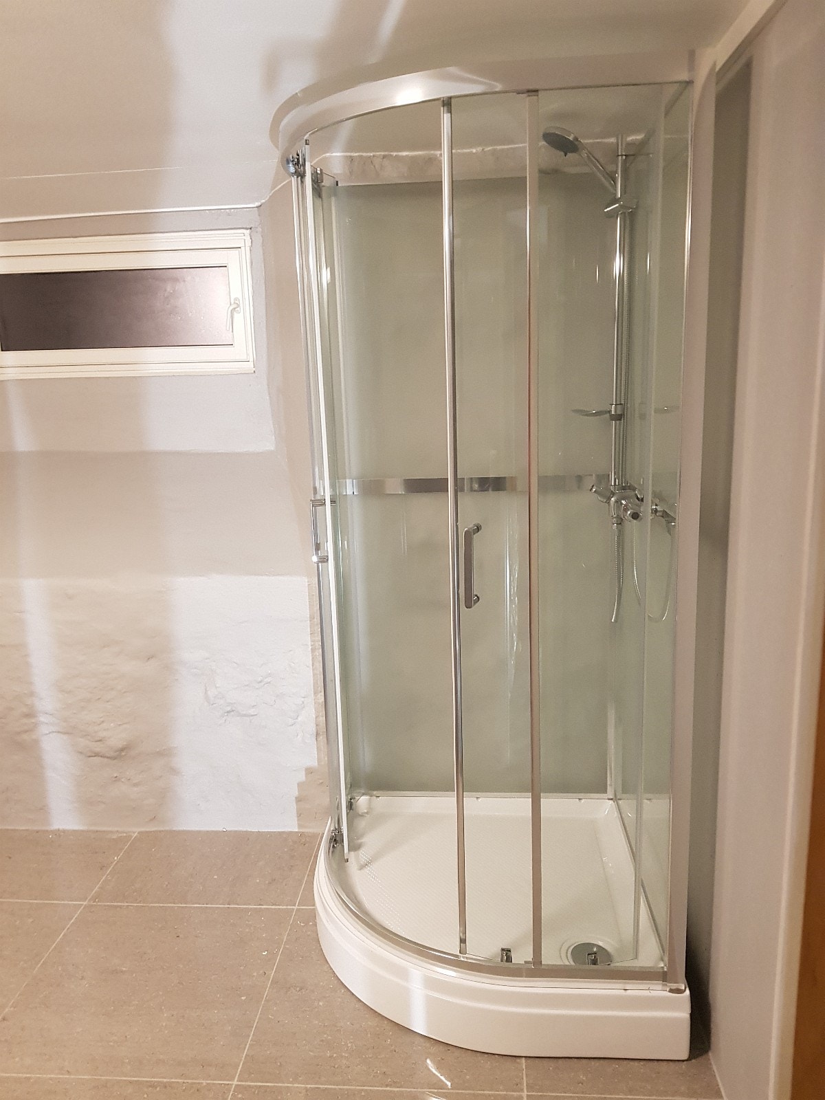 Nytt felles bad i kjeller Galleribilde