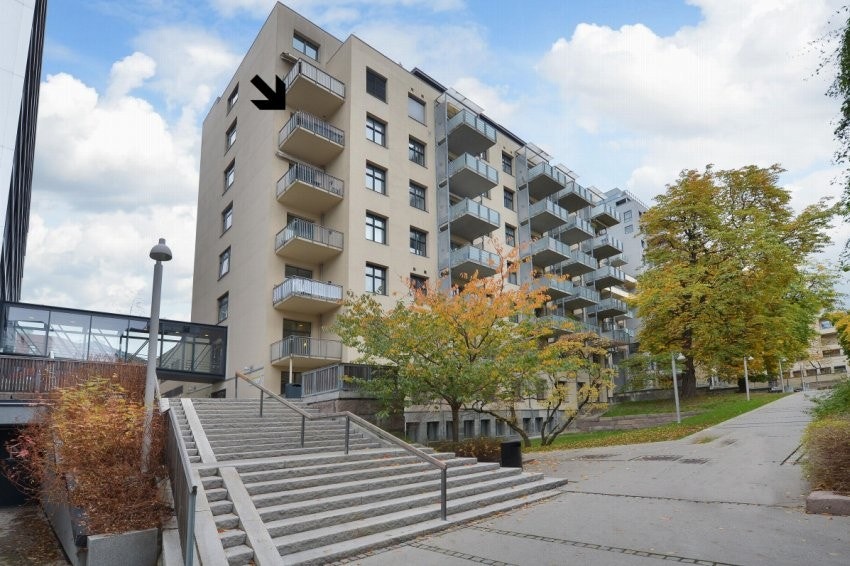 Leiligheten ligger i 4.etg med fantastisk utsikt over byen Galleribilde