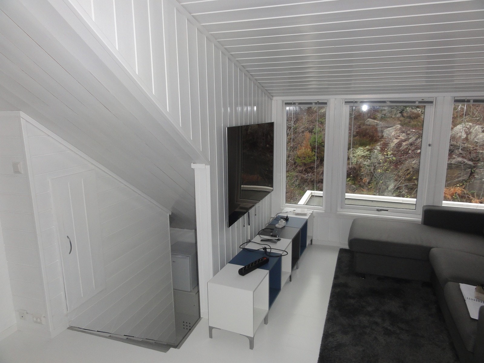 Fra stue, stor TV skjerm Galleribilde