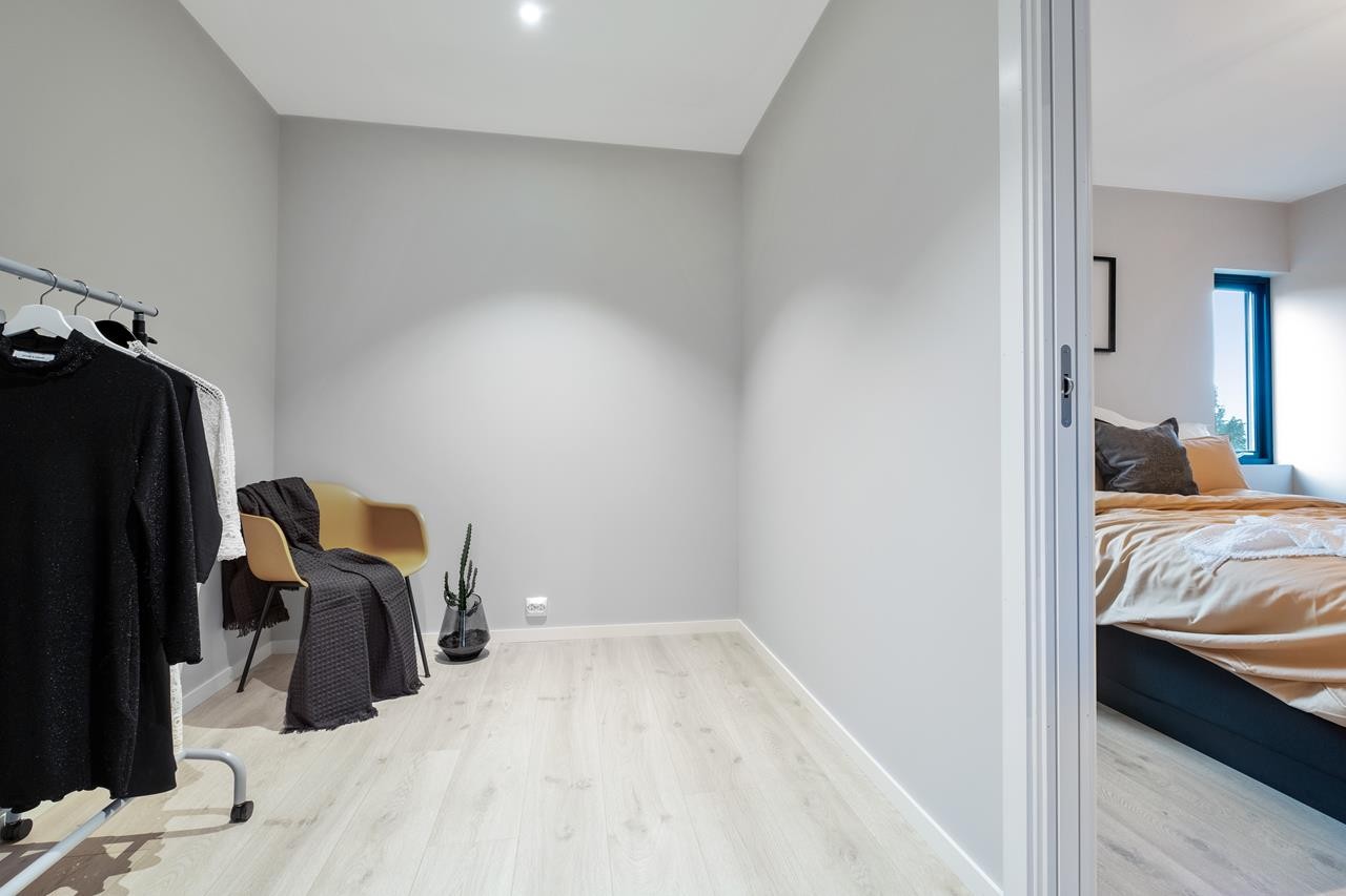 Hovedsoverommet har en egen walk-in garderobe. Galleribilde