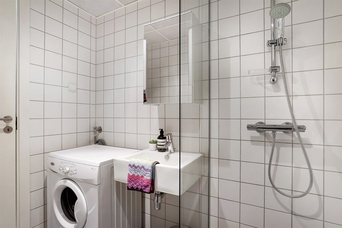 Romslig badrom oppusset 2010 Galleribilde