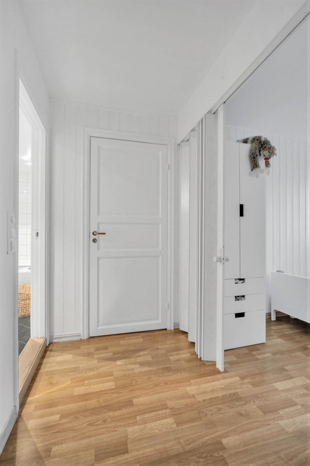 Mellomgang ved soverom og bad Galleribilde