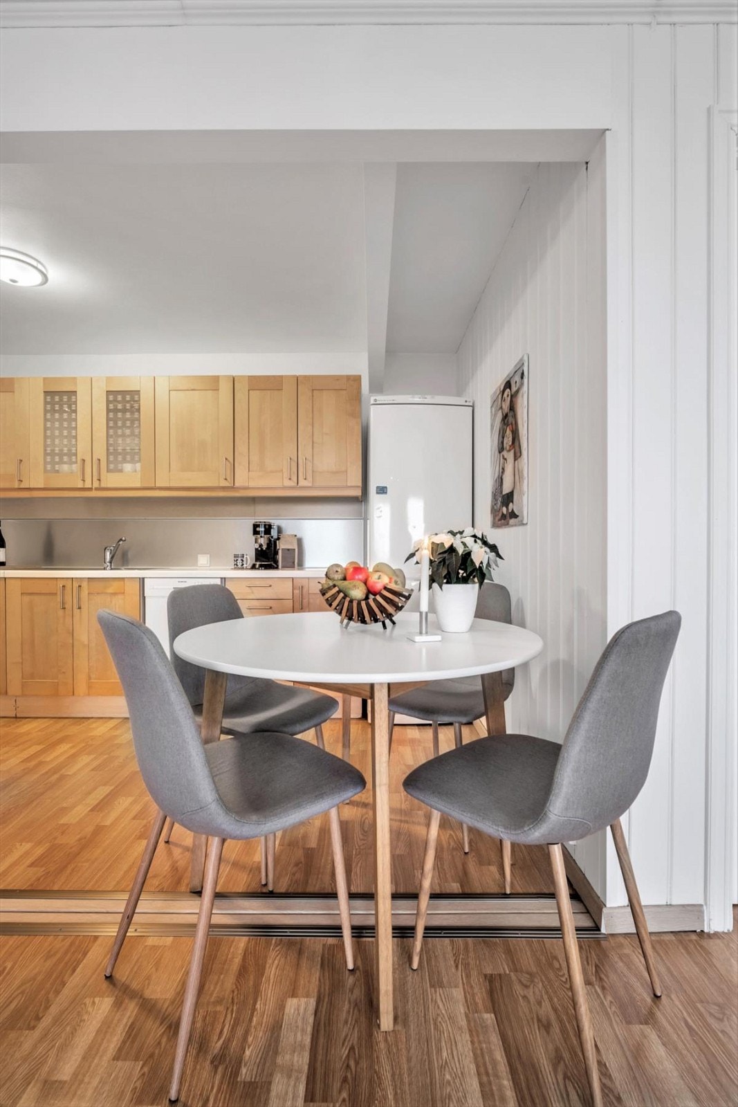 Kjøkken med spiseplass Galleribilde