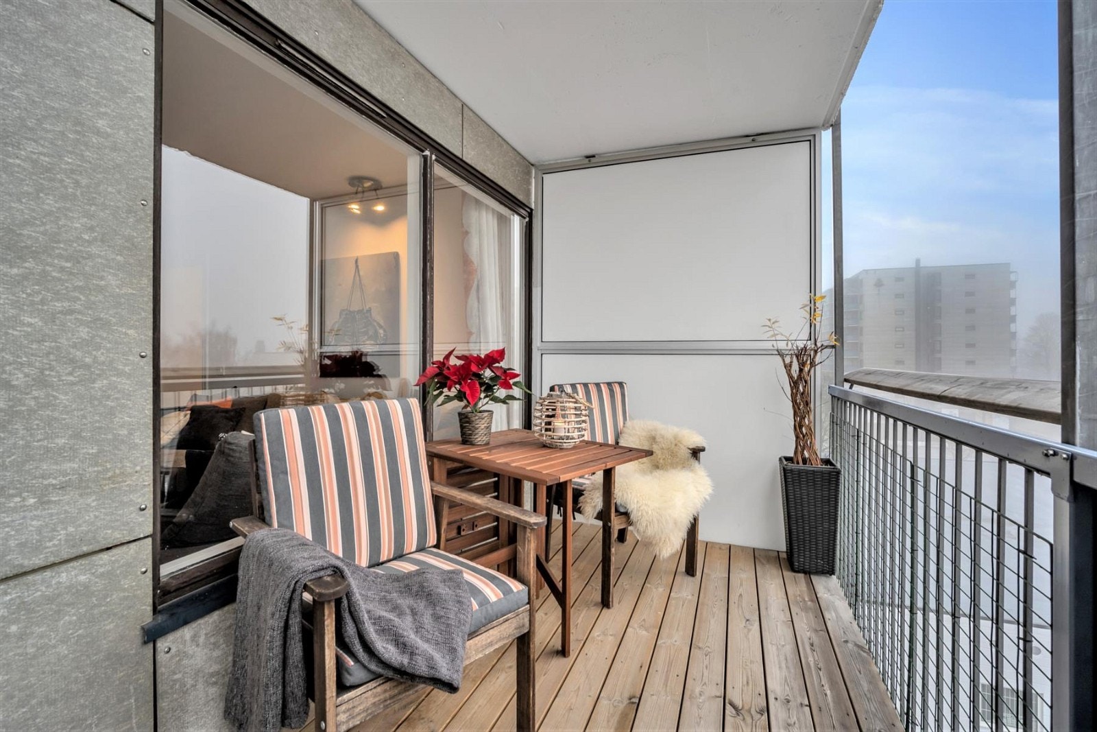 Stor balkong med flott utsikt Galleribilde