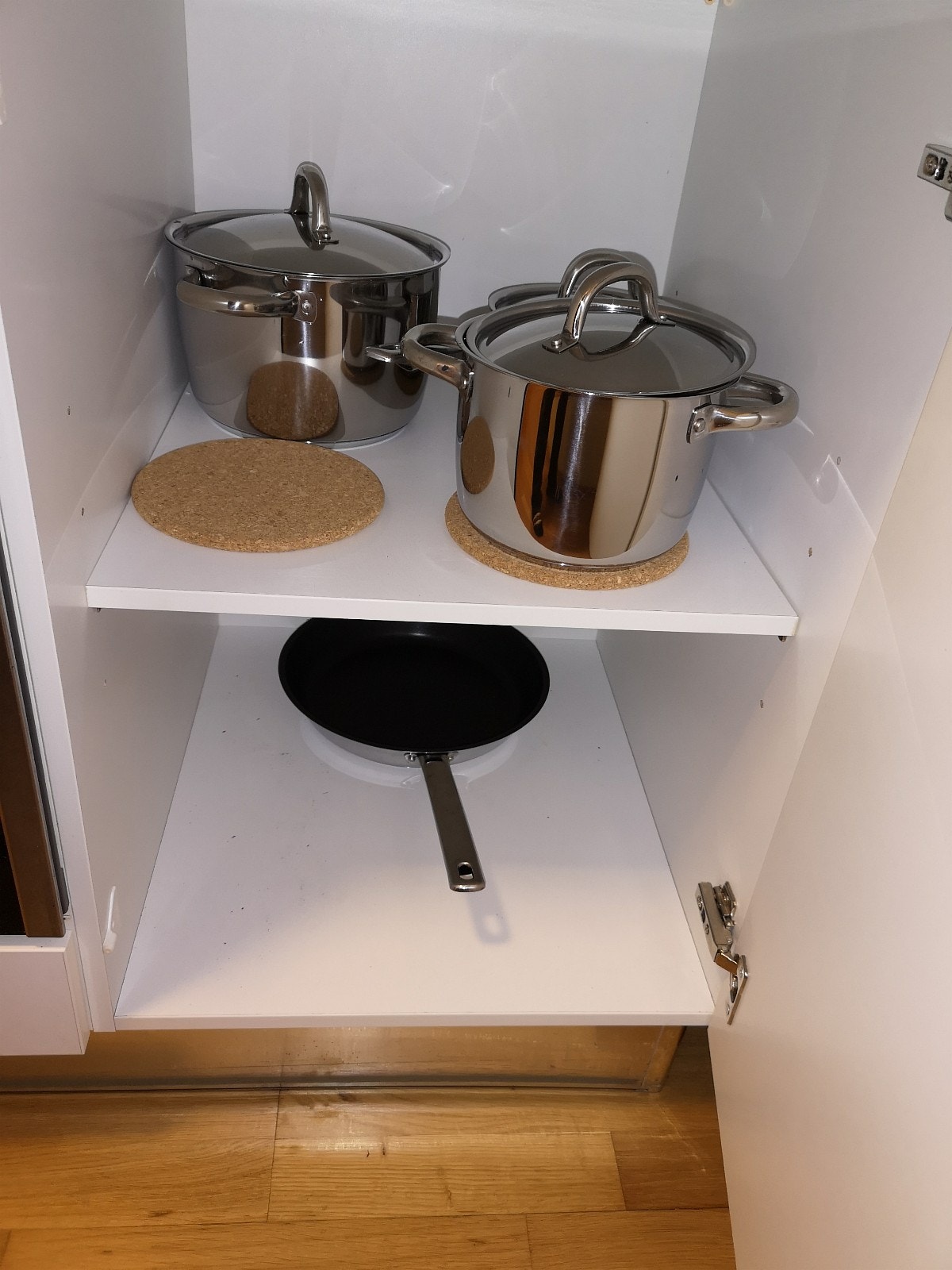 Utstyr på kjøkken Galleribilde