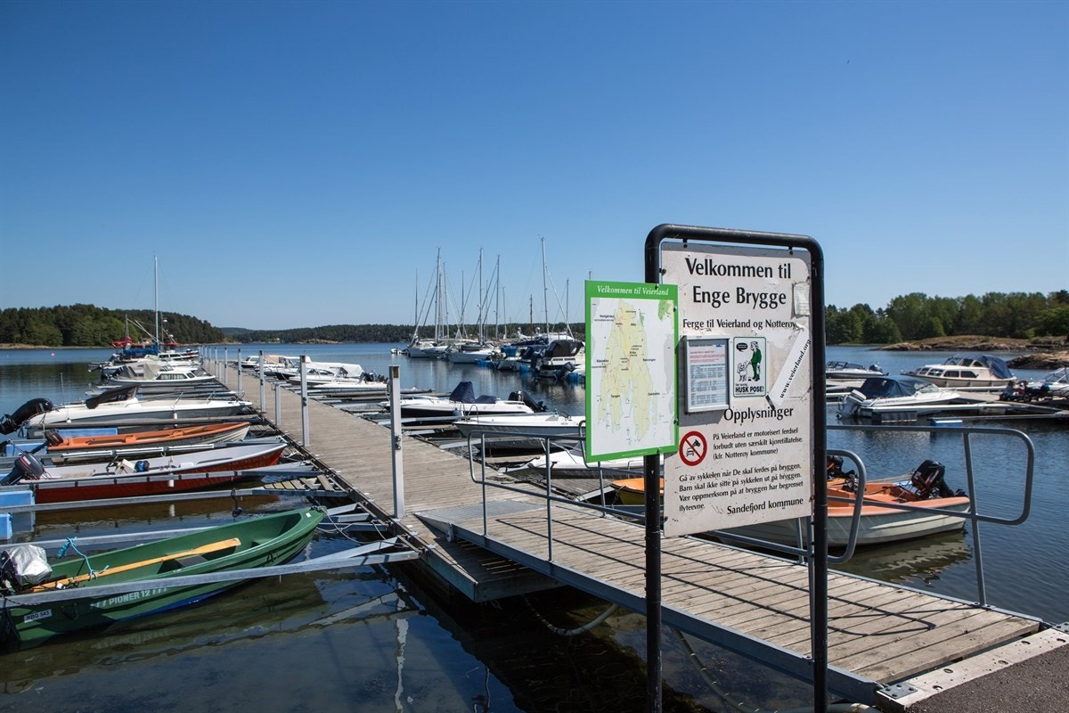 Fra båthavnen i Engø Galleribilde