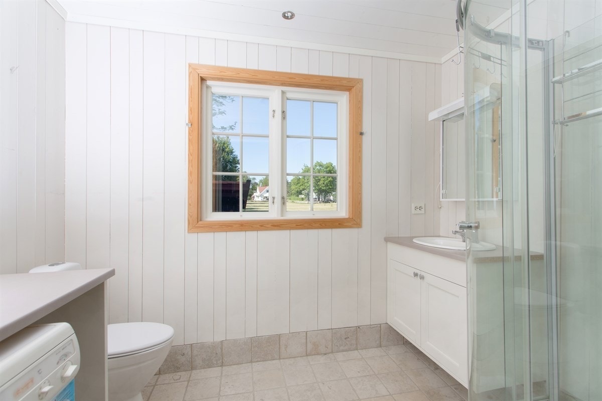 Bad - portnerbolig 1. etasje Galleribilde