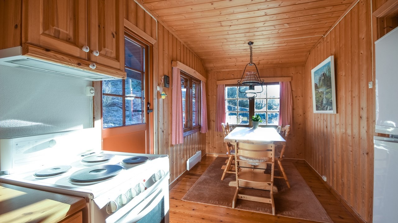 Separat kjøkken og spiseplass gir ekstra oppholdsrom i tillegg til
stuen. Galleribilde