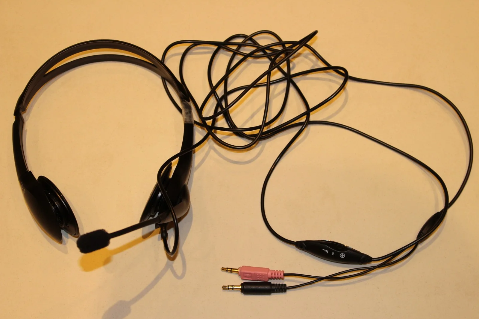 logitech dialog 812