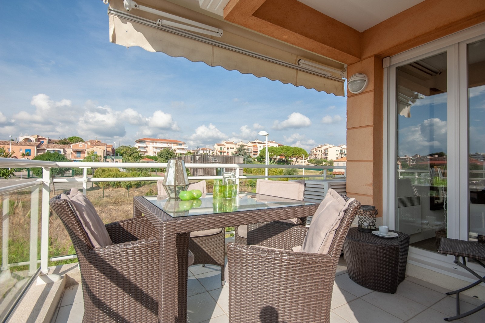 Herlig terrasse med mye sol Galleribilde