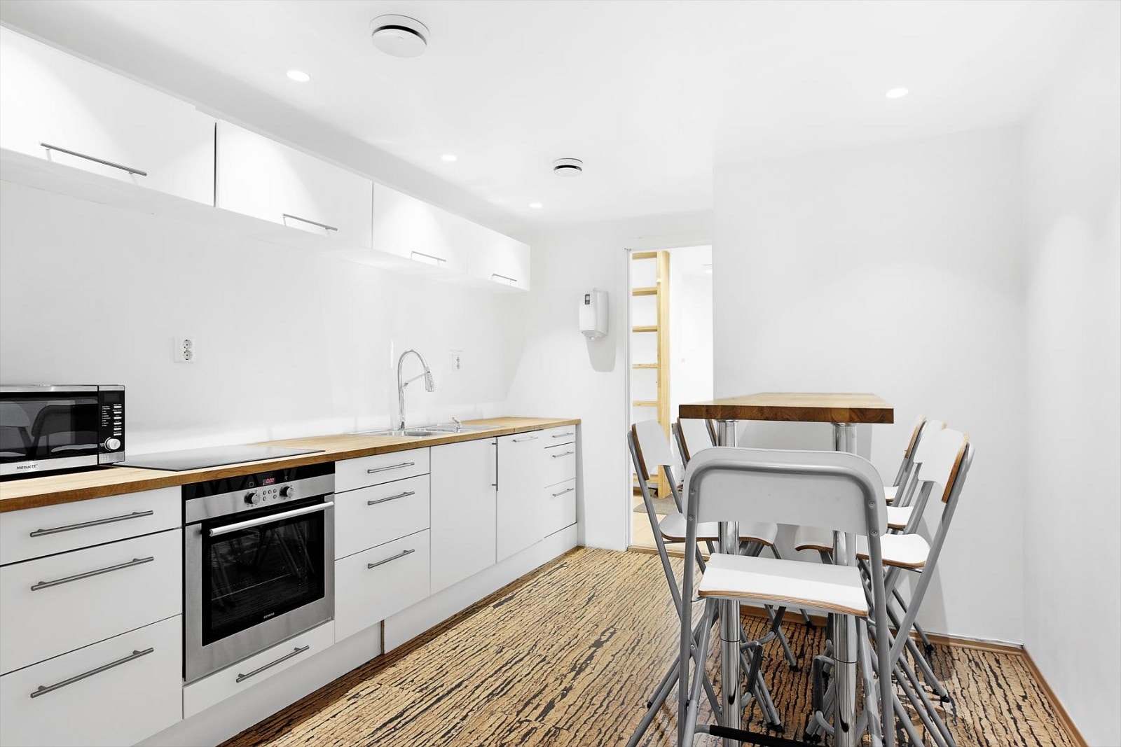 Moderne og godt utstyrt kjøkken. Galleribilde