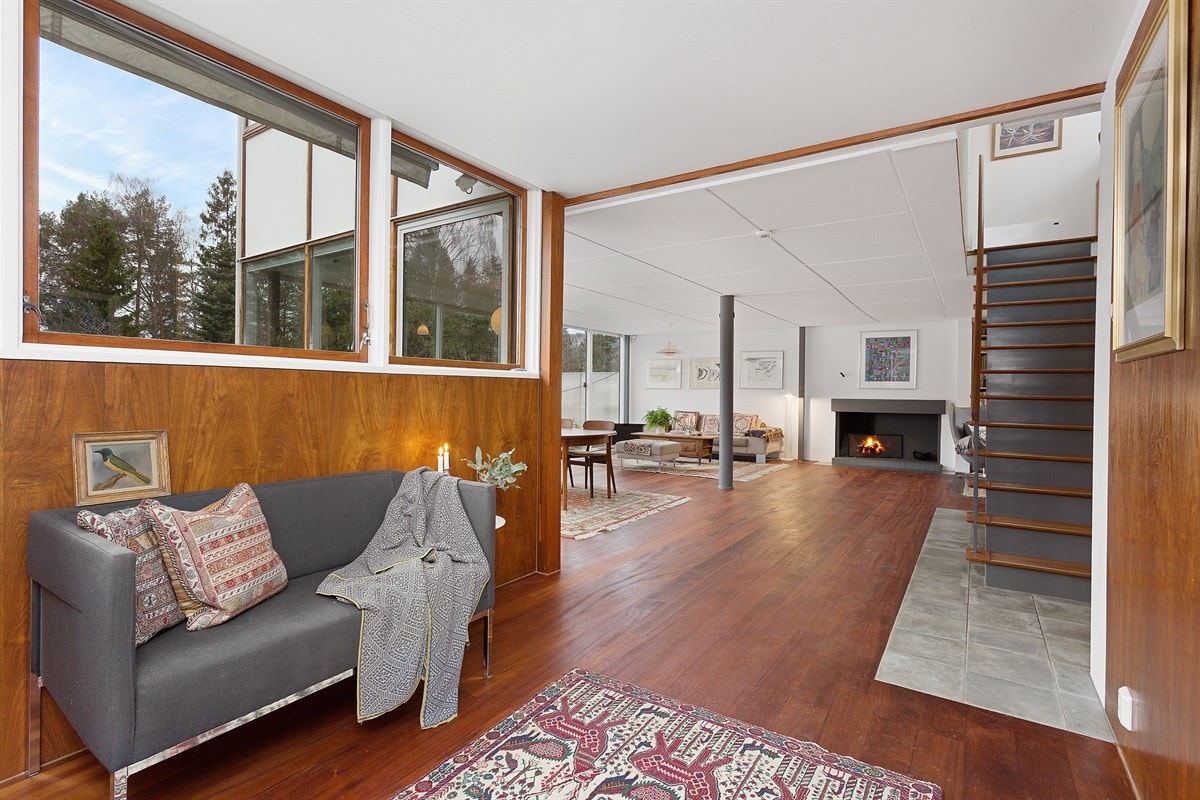 Boligen er designet i en funksjonell stil med spennende detaljer og lyse, luftige rom. Galleribilde