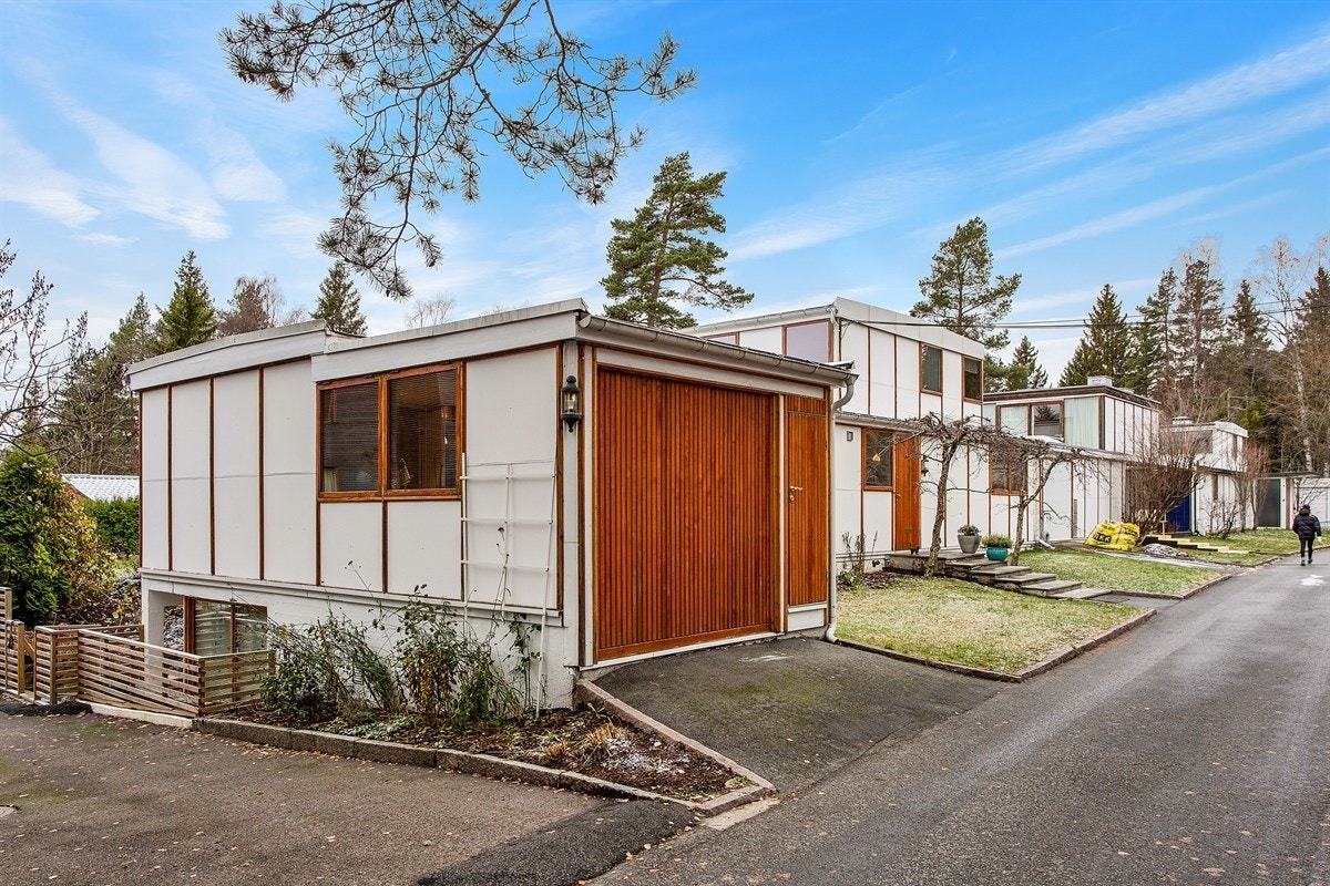 Tidligere garasje er nå innredet med vaskerom/kontor. Galleribilde