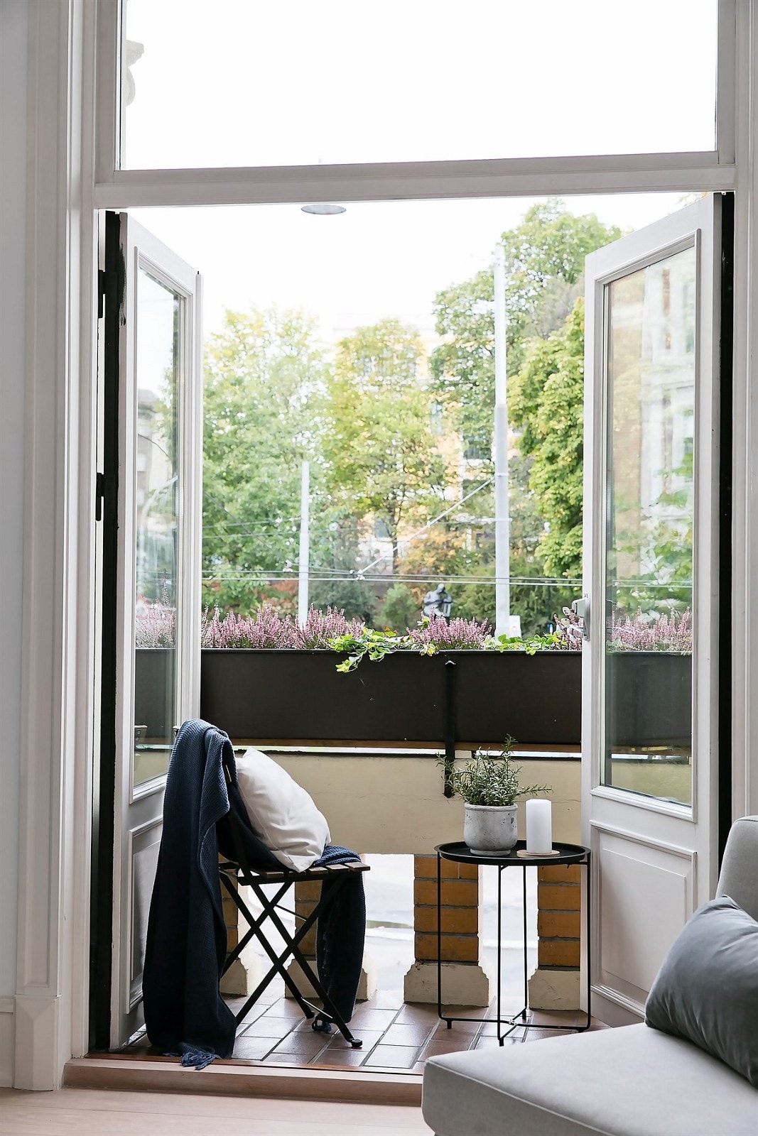 Balkong med kveldssol og morgensol på sommerstid Galleribilde