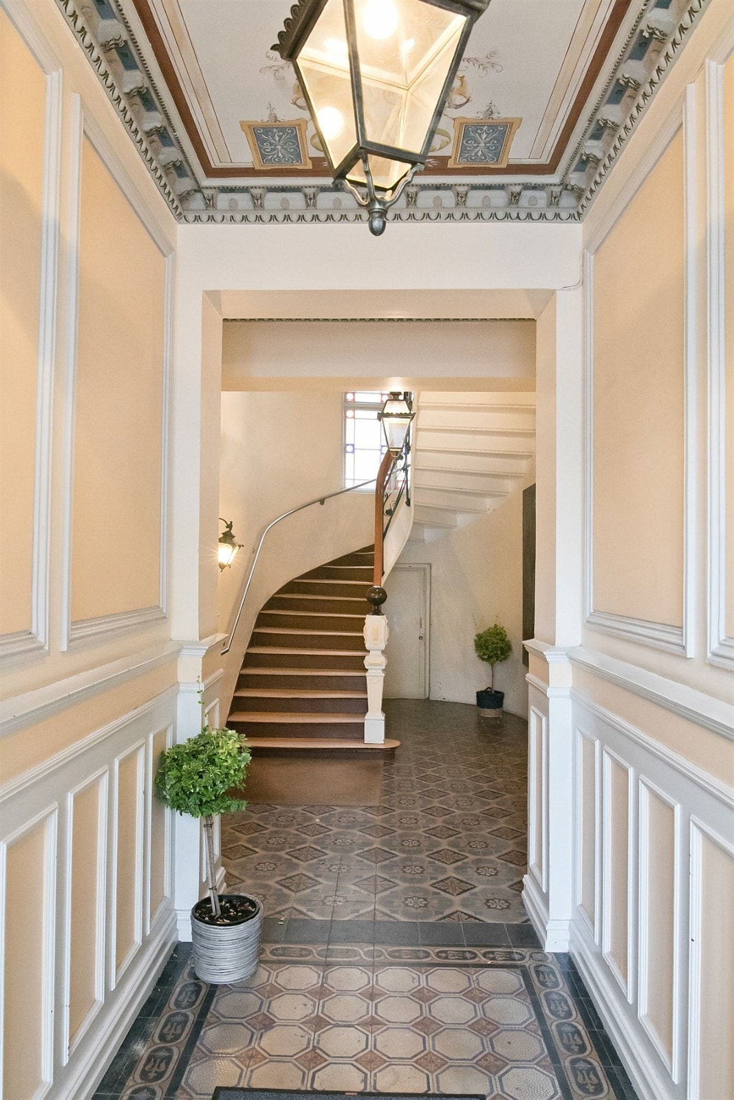 Elegant inngangsparti fra Skovveien Galleribilde