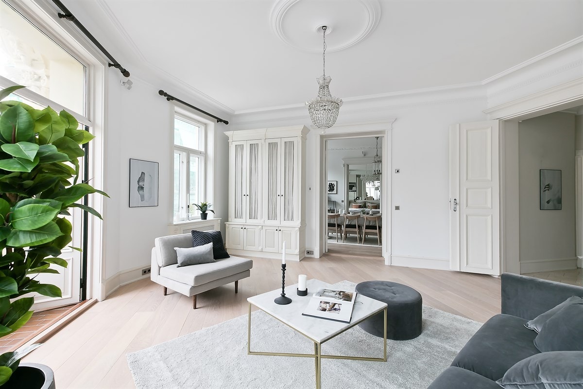 Velkommen til Riddervolds gate 12, presentert av Inger Margrethe Fausa, Aktiv Frogner Galleribilde