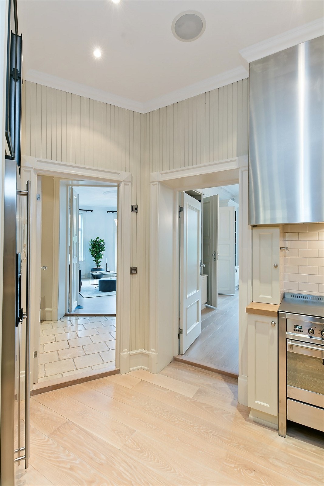 Sett mot spisestue og gang Galleribilde