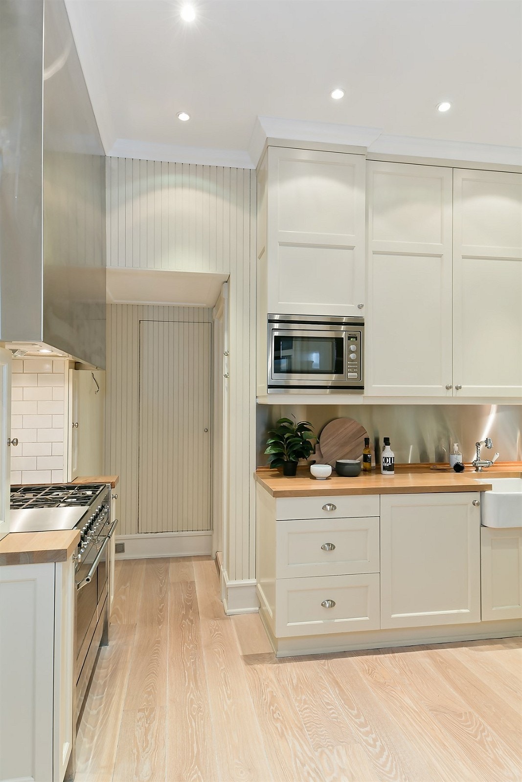 Takhøy innredning Galleribilde