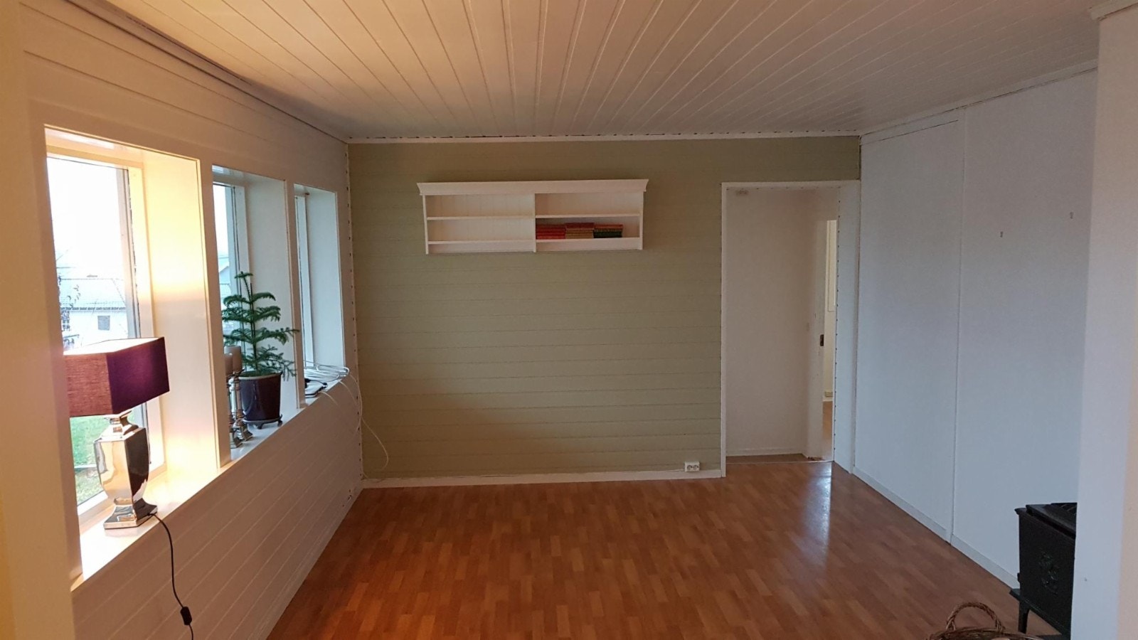Stuen, med inngang til soverommene innerst til høyre Galleribilde