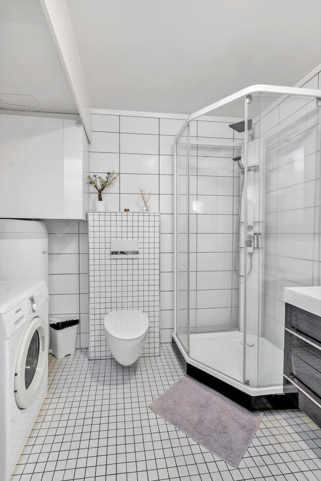 Bad med opplegg til vaskemaskin Galleribilde