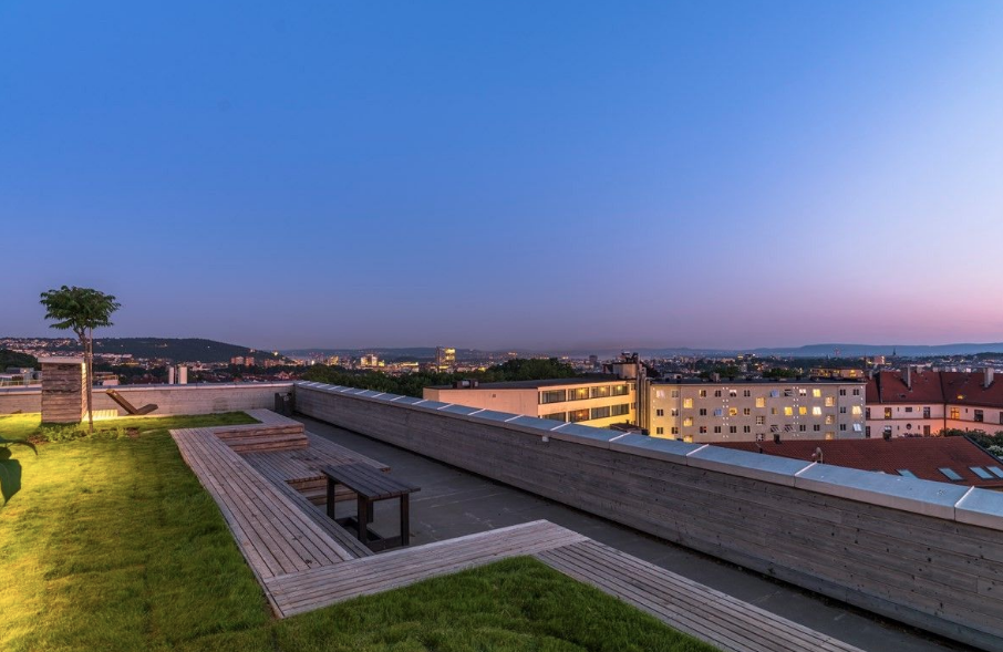 Nyoppusset takterrasse med utsikt over hele Oslo Galleribilde