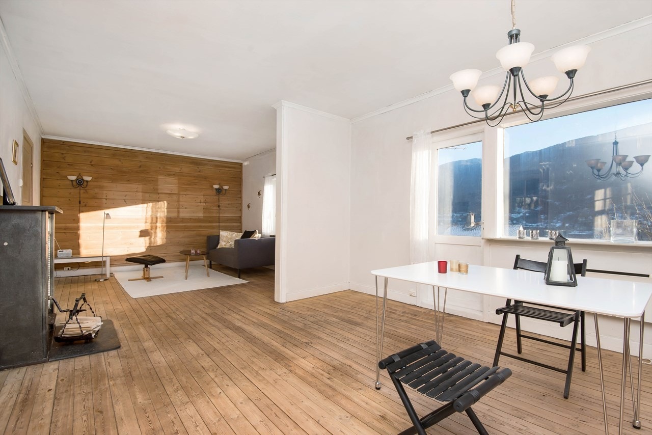 Stue hovedetasje-3.JPG Galleribilde