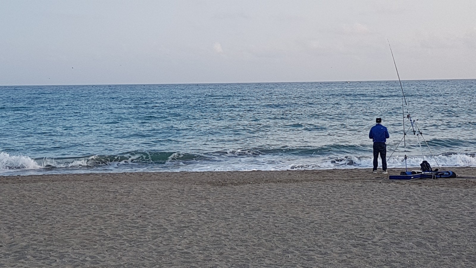 Fiskemuligheter på stranden 300 meter unna. Galleribilde