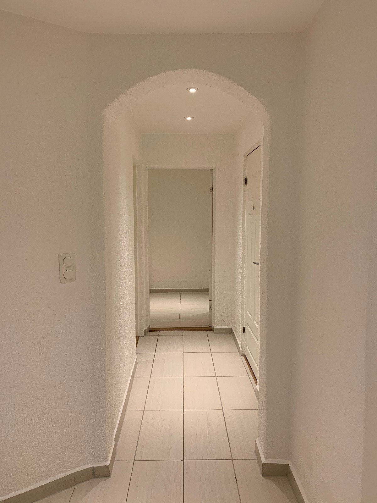 Gang inn stue Galleribilde