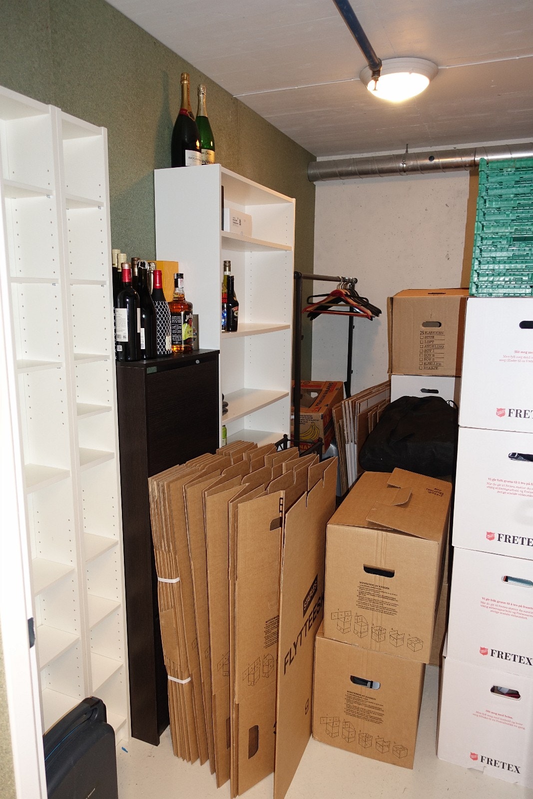 Oppvarmet bod i gangen like utenfor leiligheten Galleribilde