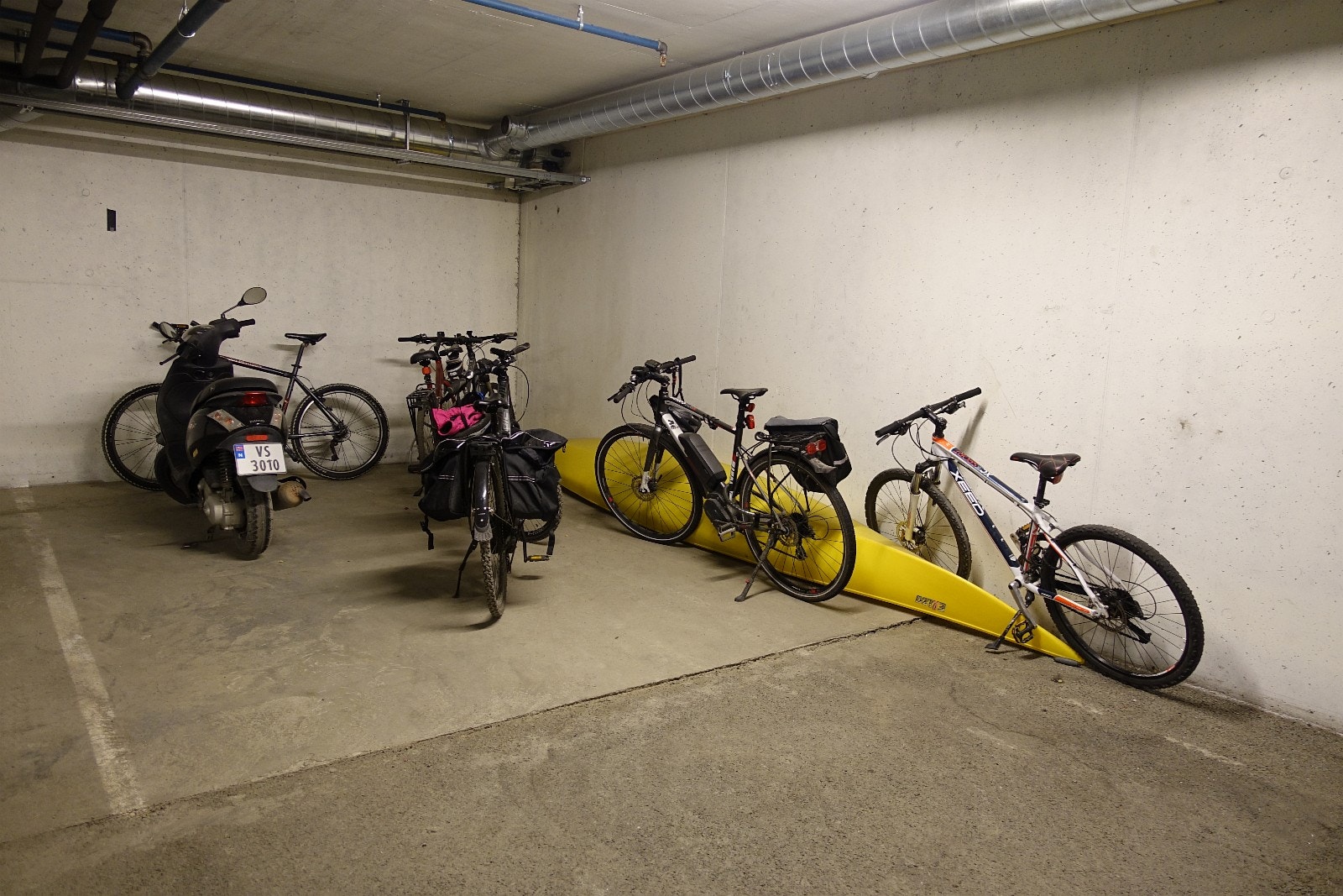 Oppvarmet sykkelparkering i låst garasjeanlegg Galleribilde
