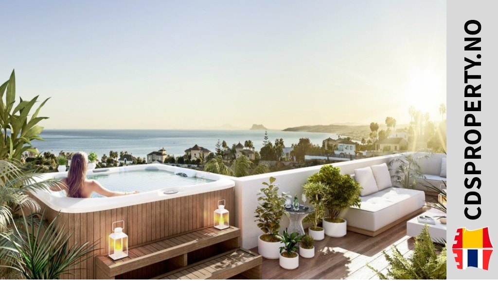 Utsikt fra penthouse...... Gibraltar i det fjerne. Galleribilde