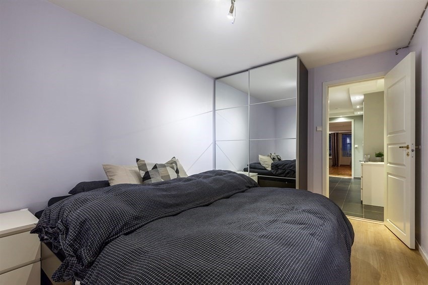 På hovedsoverommet er det medfølgende garderobeskap. Galleribilde