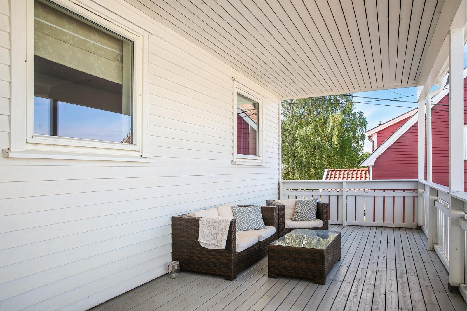 Overbygget uteplass mot vest! Galleribilde