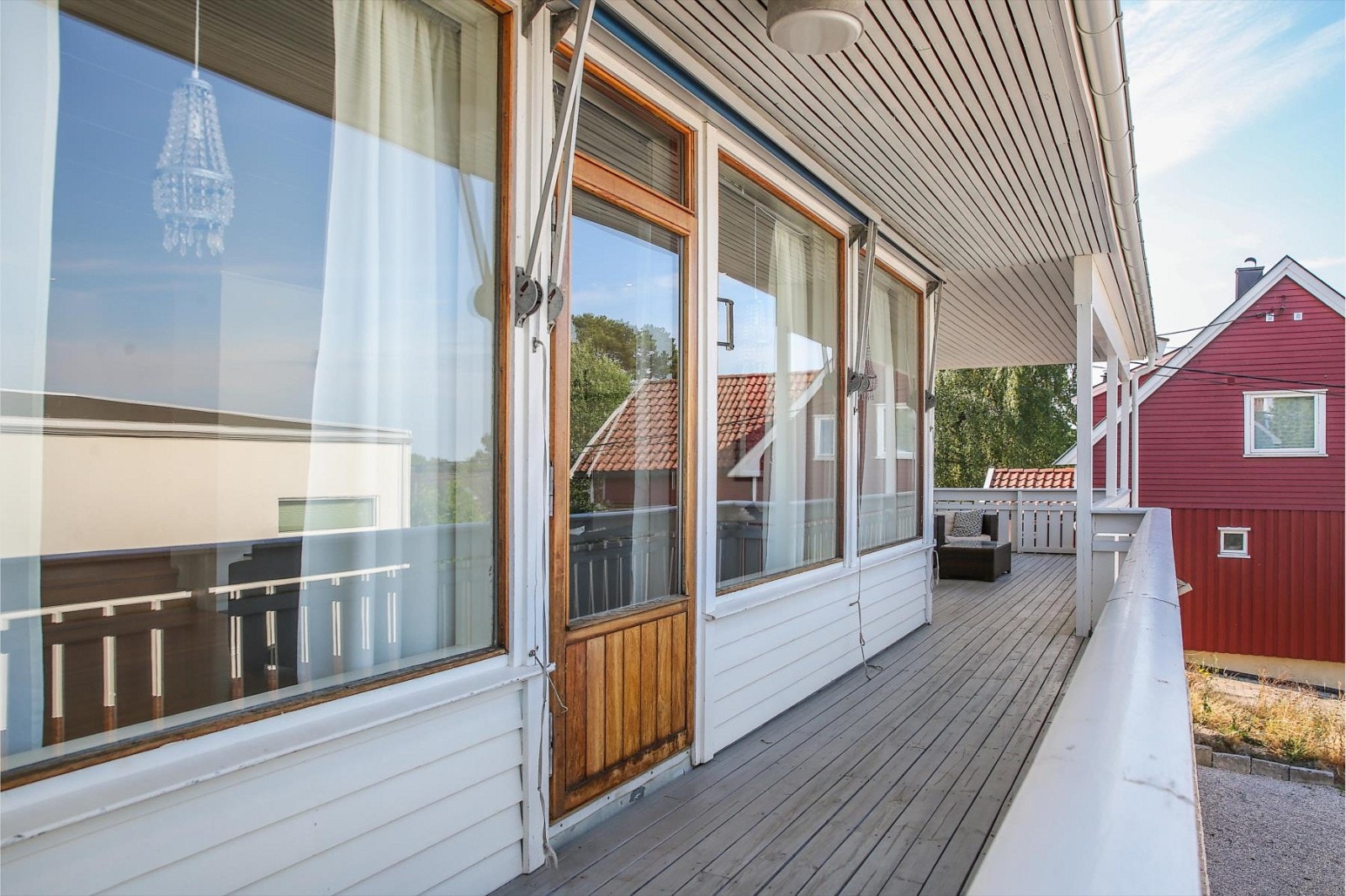 Eldre vinduer med eikelister! Galleribilde