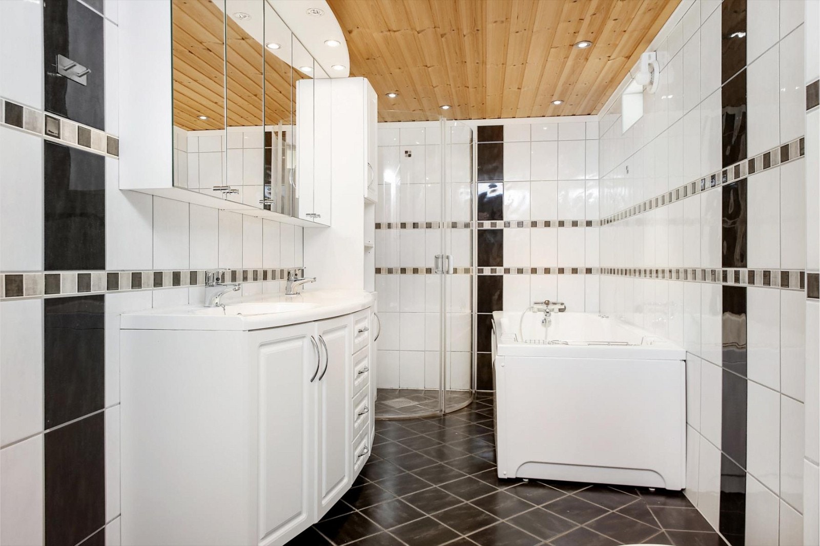 Fliser og varmekabler! Galleribilde