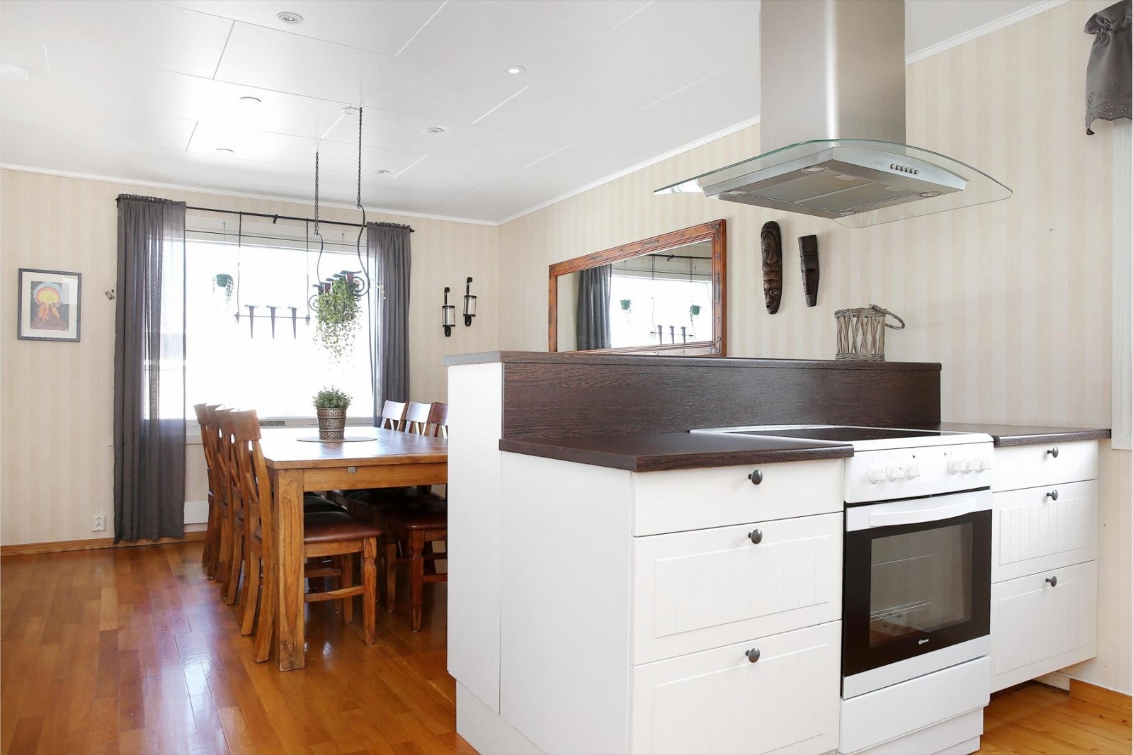 KJøkkenøy gir oversikt! Galleribilde